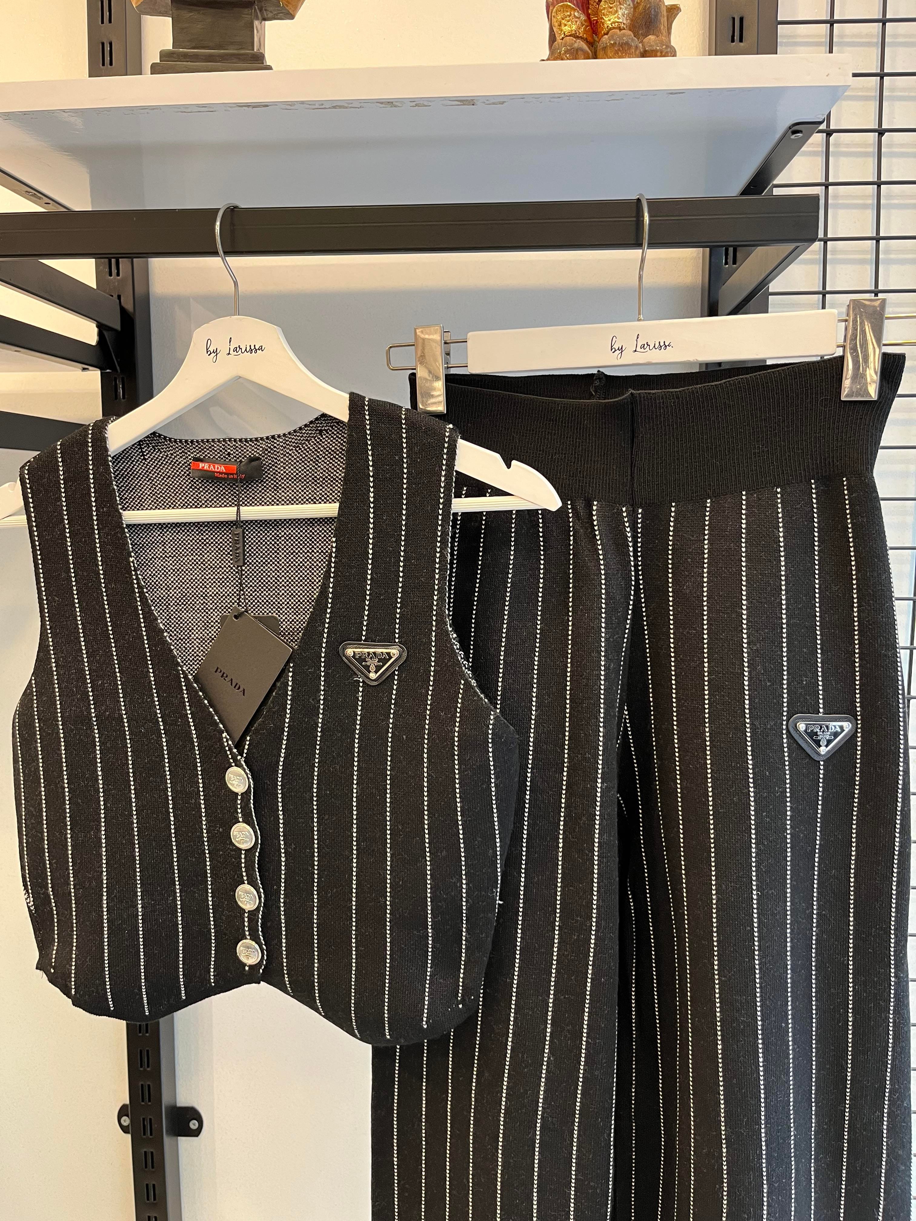 Prada çizgili takım