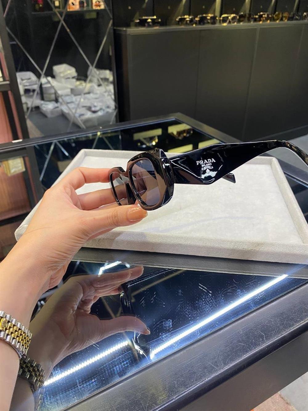 Prada siyah gözlük