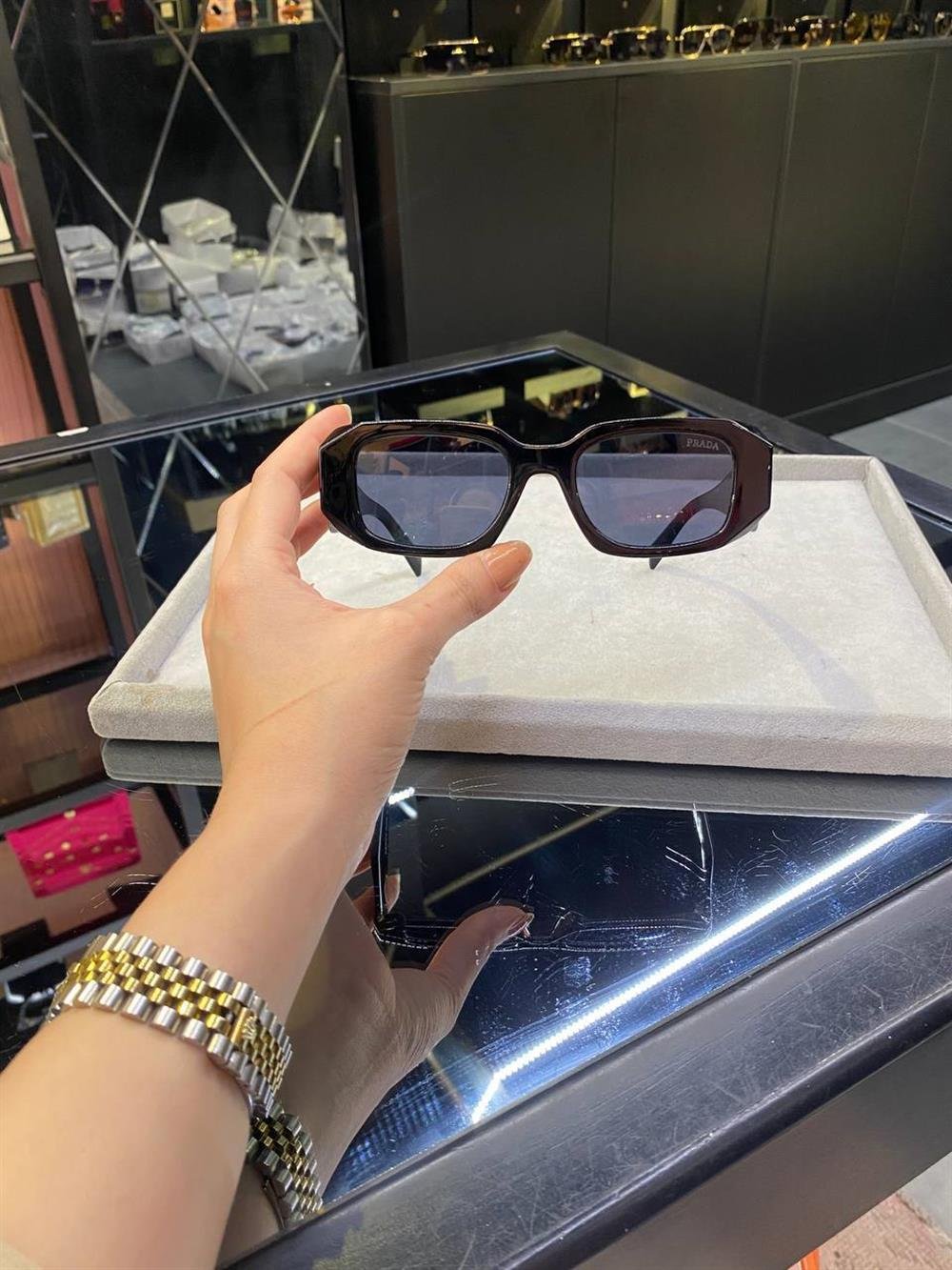 Prada siyah gözlük