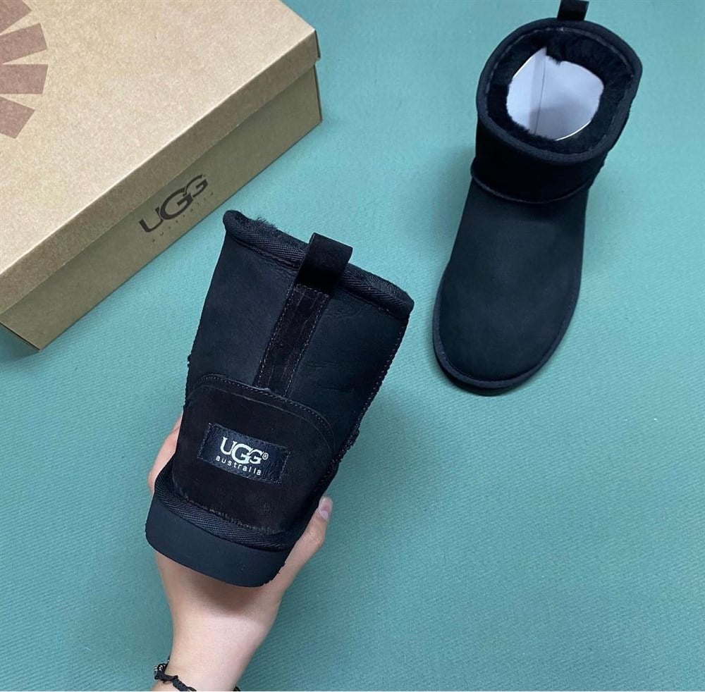 SİYAH CLASSİC ULTRA SHORT UGG BOOTS