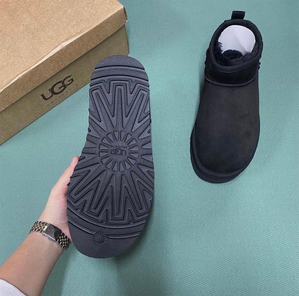 SİYAH PLATFORMLU UGG