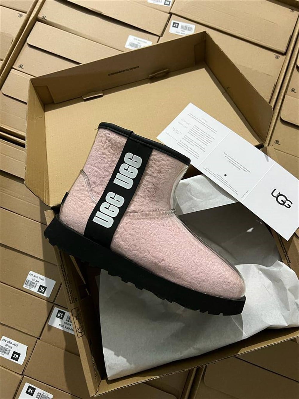 UGG PEMBE BOT 