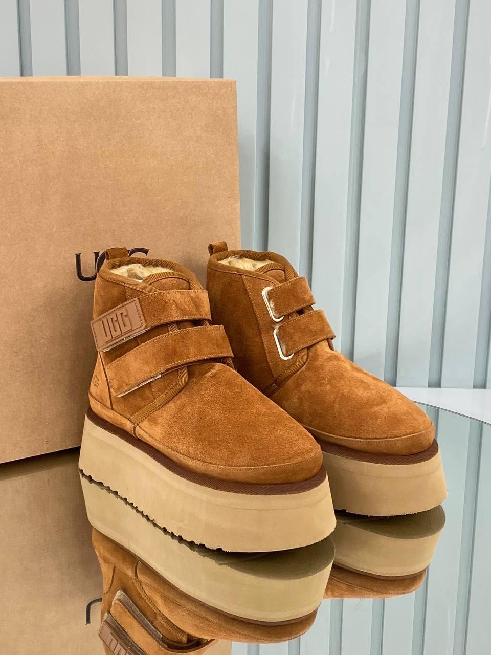 UGG W NEUMEL PLATFORM TABA BOT