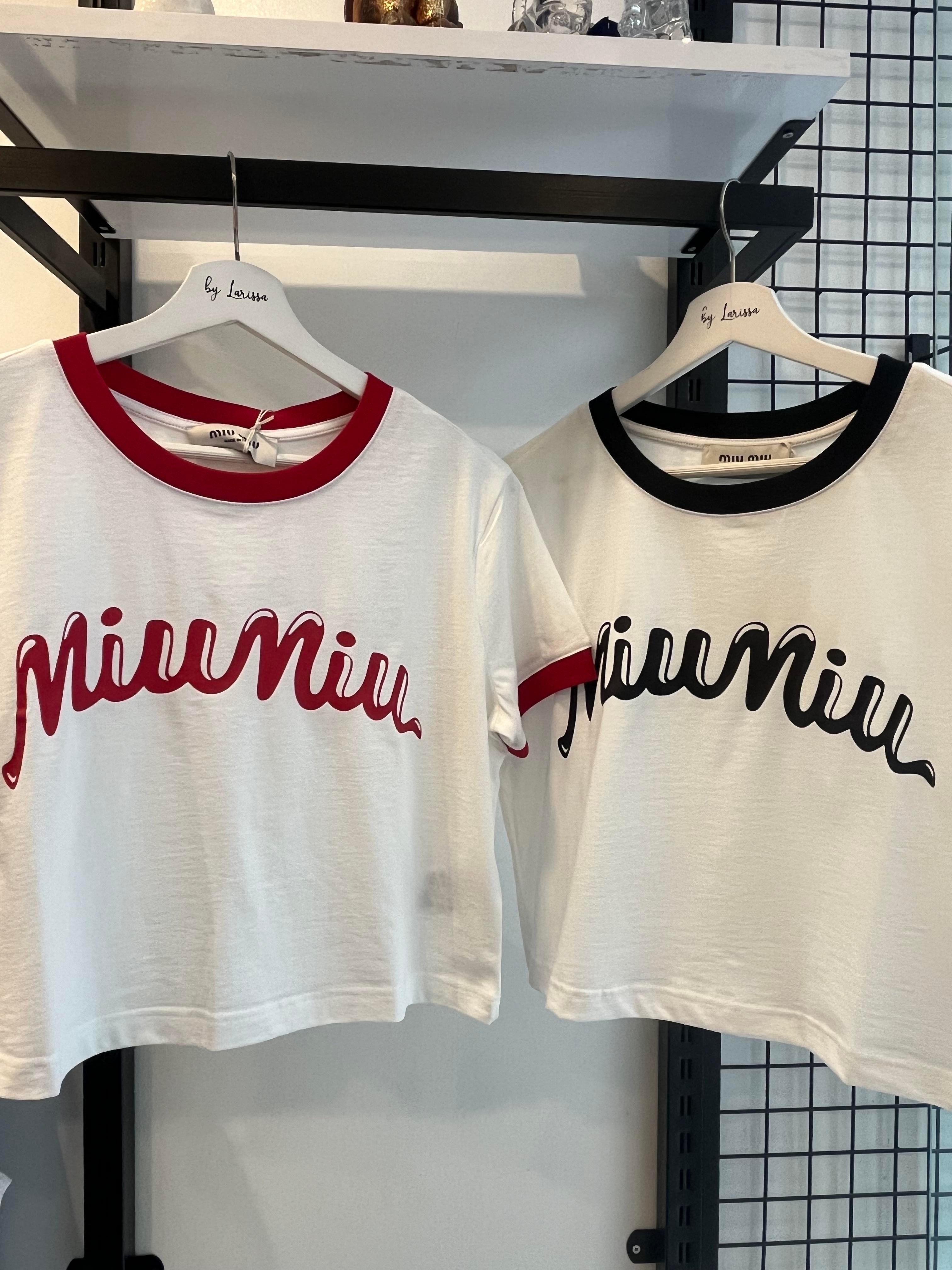 YENİ SEZON MİU KIRMIZI YAZILI CROP TSHİRT 