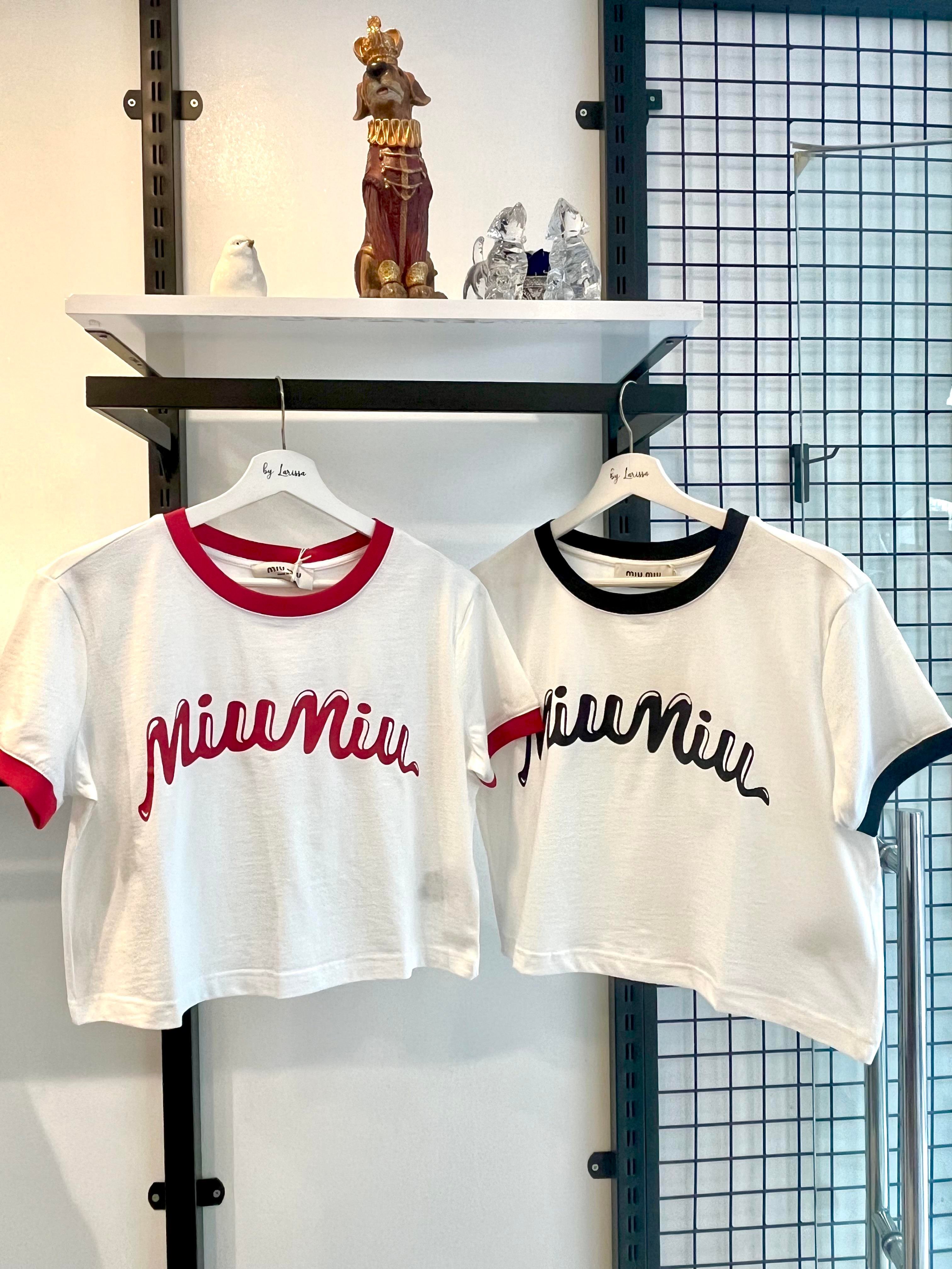 YENİ SEZON MİU KIRMIZI YAZILI CROP TSHİRT 