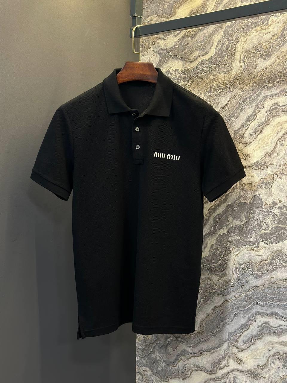 YENİ SEZON MİU MİU POLO YAKA SİYAH TSHİRT