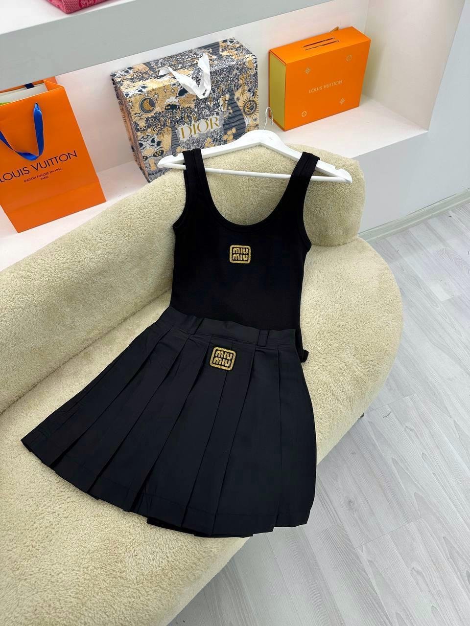 YENİ SEZON MİU SİYAH TANK TOP