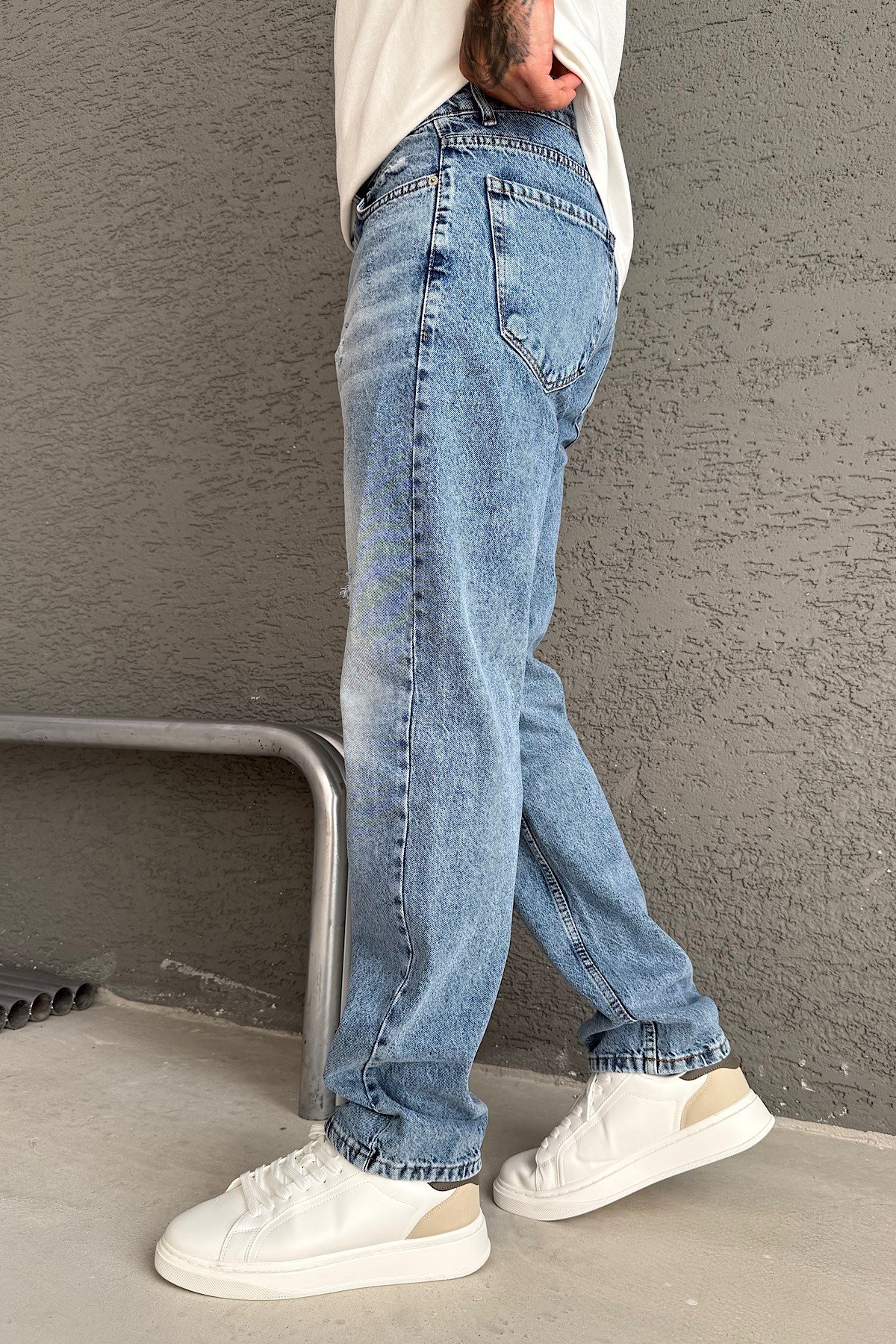 Açık Mavi Yıkamalı Baggy Jean