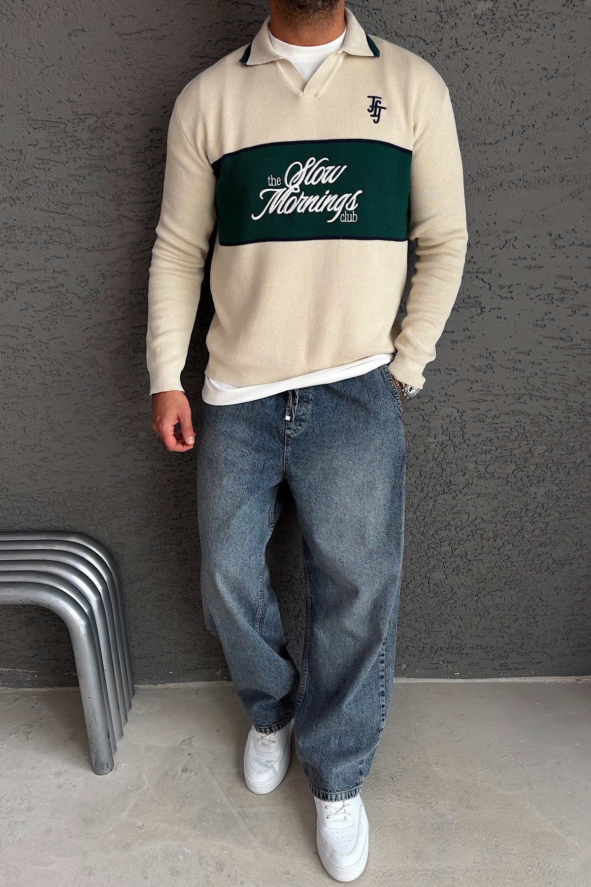 Bej Nakış Yazı Detaylı Sweatshirt