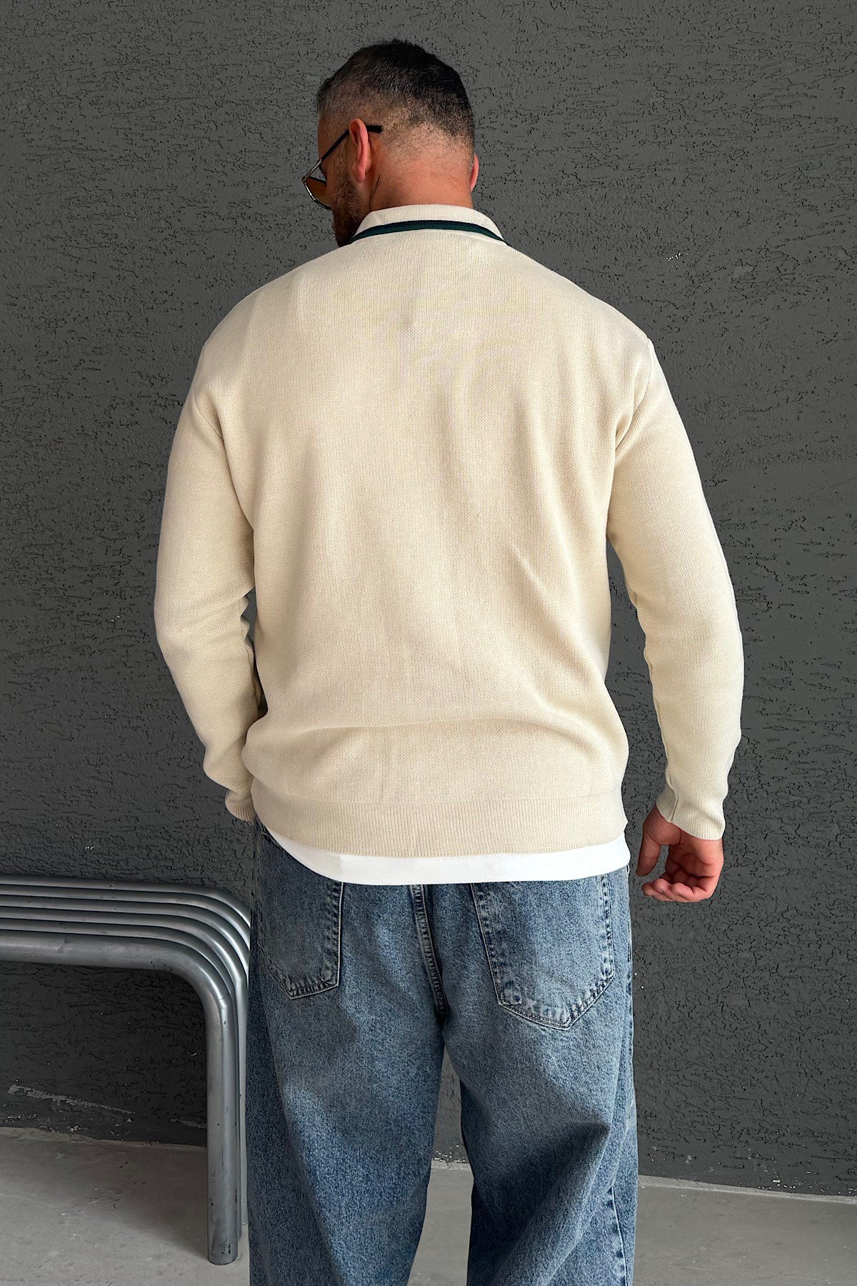 Bej Nakış Yazı Detaylı Sweatshirt