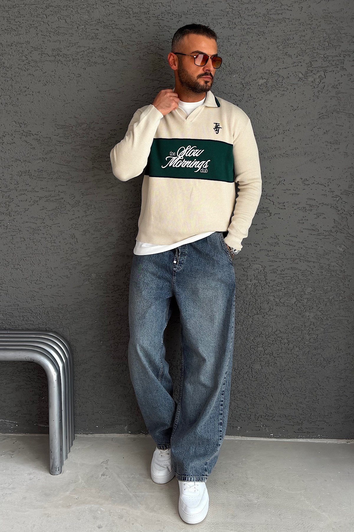 Bej Nakış Yazı Detaylı Sweatshirt
