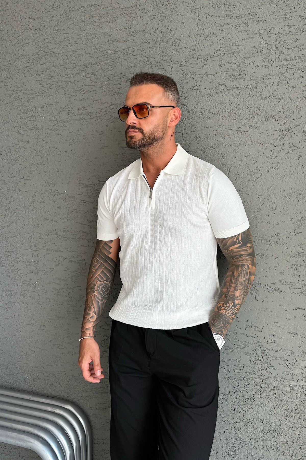 Beyaz Fermuarlı Çizgili Polo Yaka T-Shirt