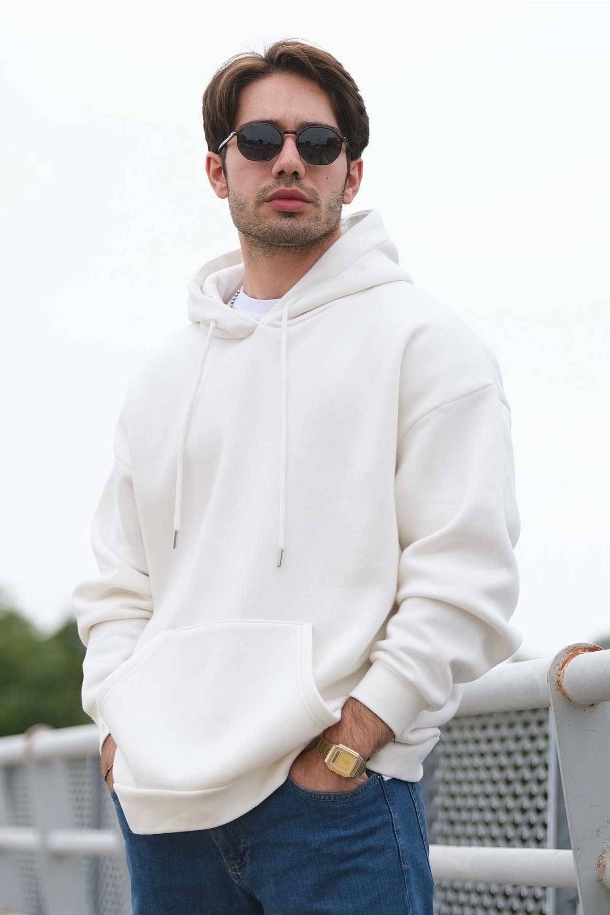 Bol Kalıp Beyaz Basic Sweatshirt