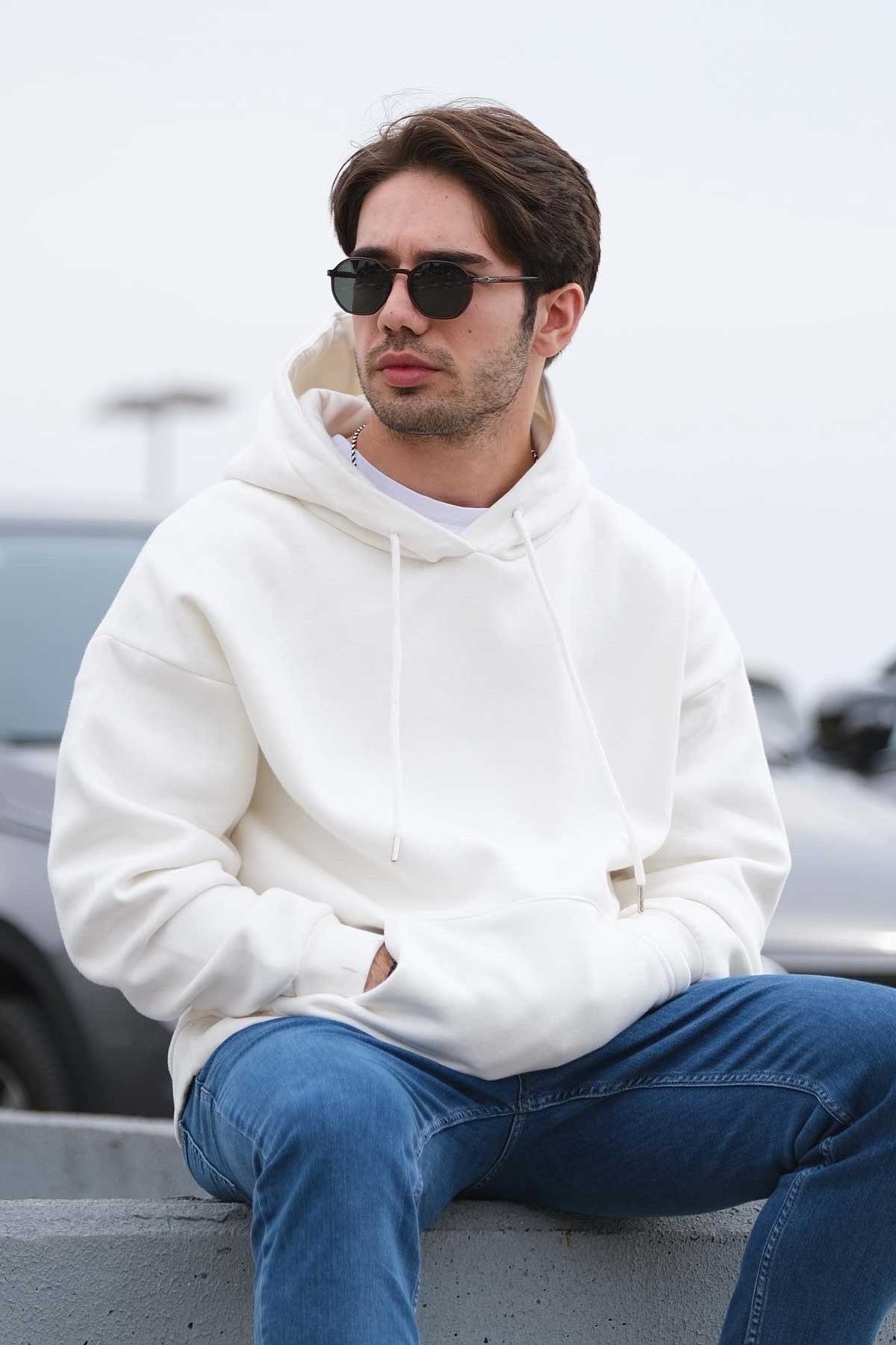 Bol Kalıp Beyaz Basic Sweatshirt