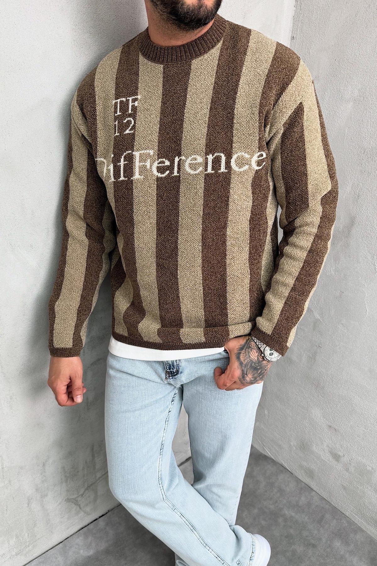 Difference Yazılı Çizgili Triko Kazak