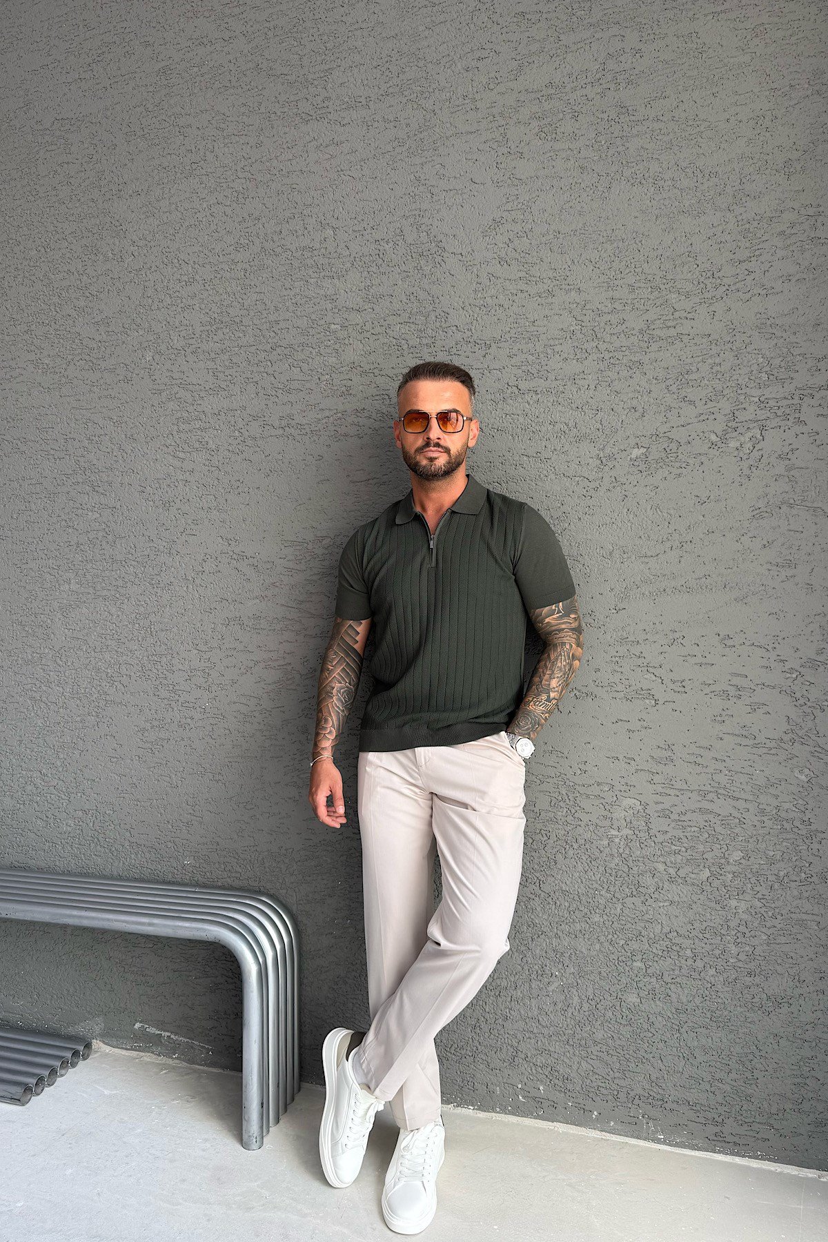 Haki Fermuarlı Çizgili Polo Yaka T-Shirt