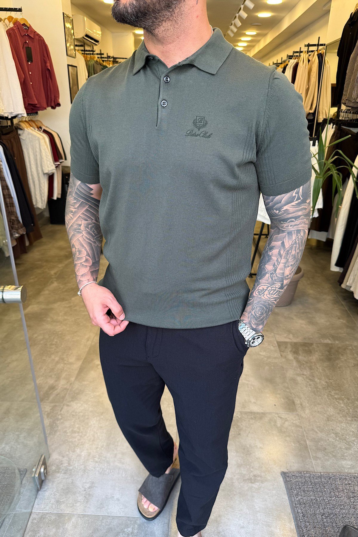 Haki Nakış Detaylı Polo Yaka T-Shirt