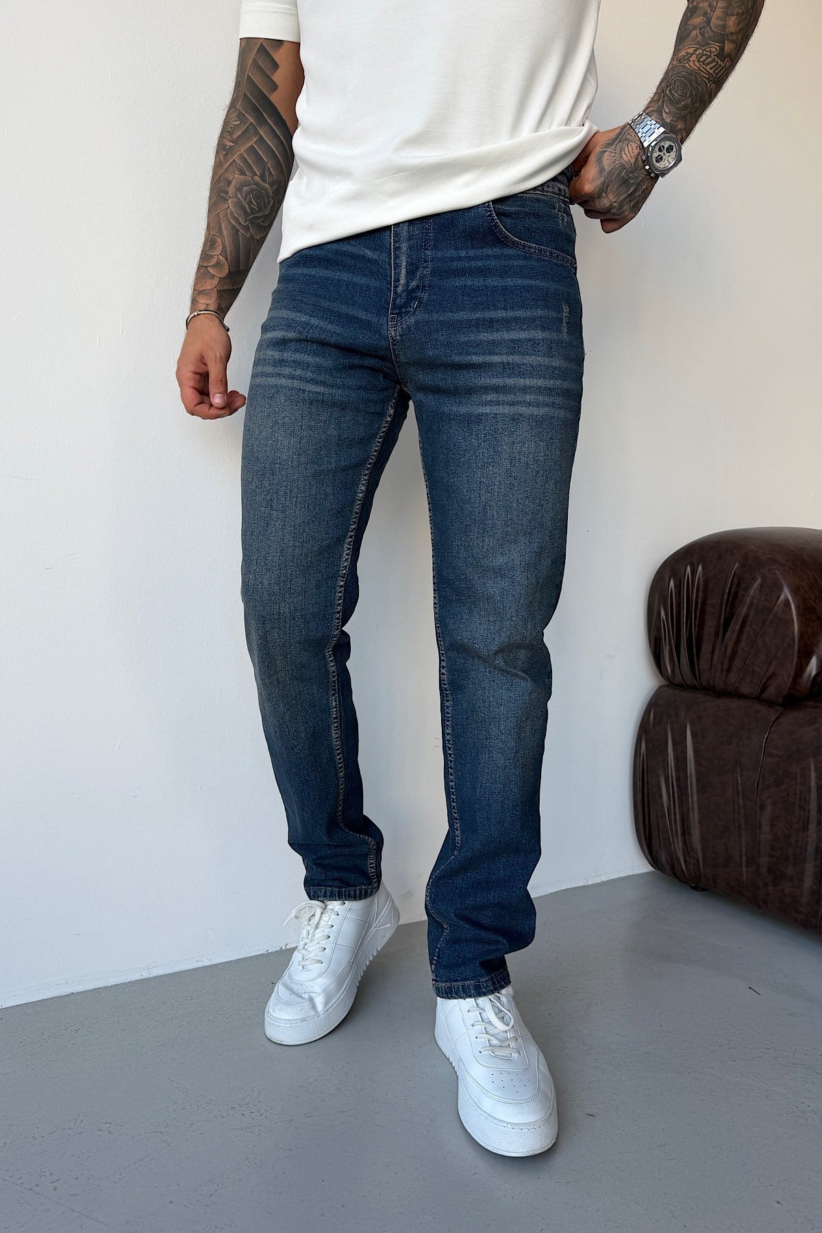 Koyu Mavi Yıkamalı Regular Fit Jean