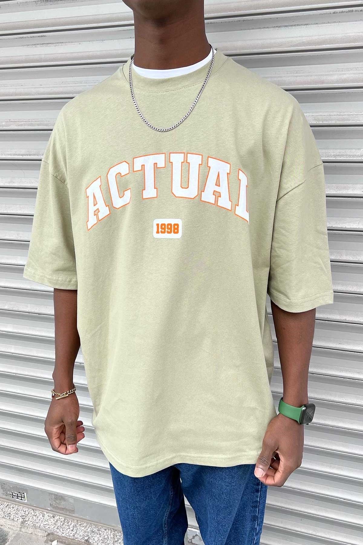 Oversize Actul T-Shirt
