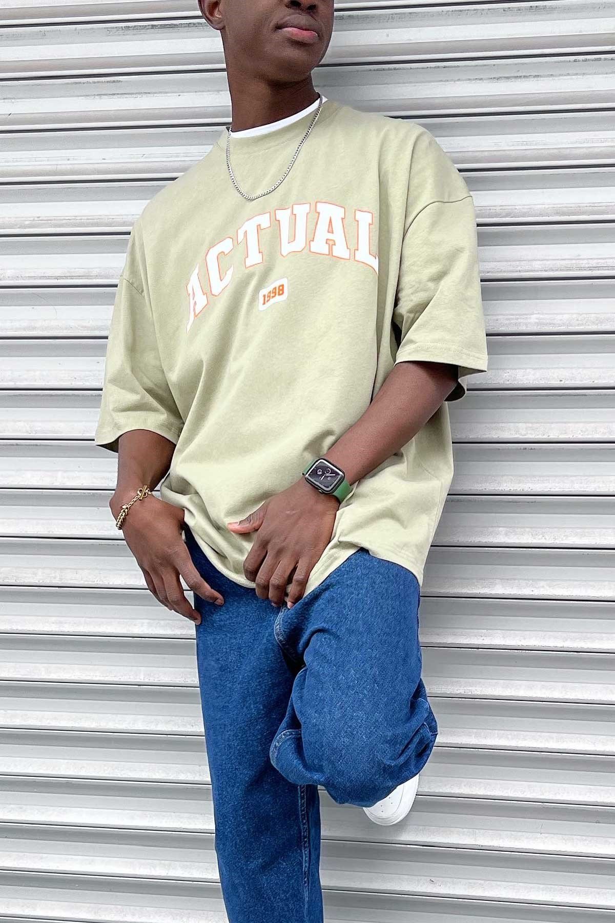 Oversize Actul T-Shirt