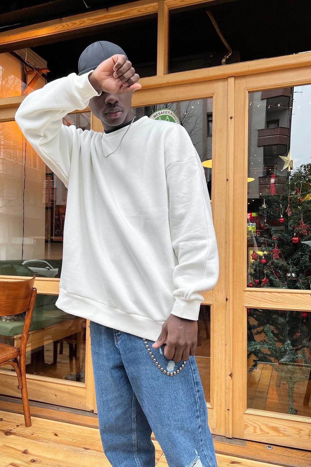 Oversize Beyaz Sweatshirt
