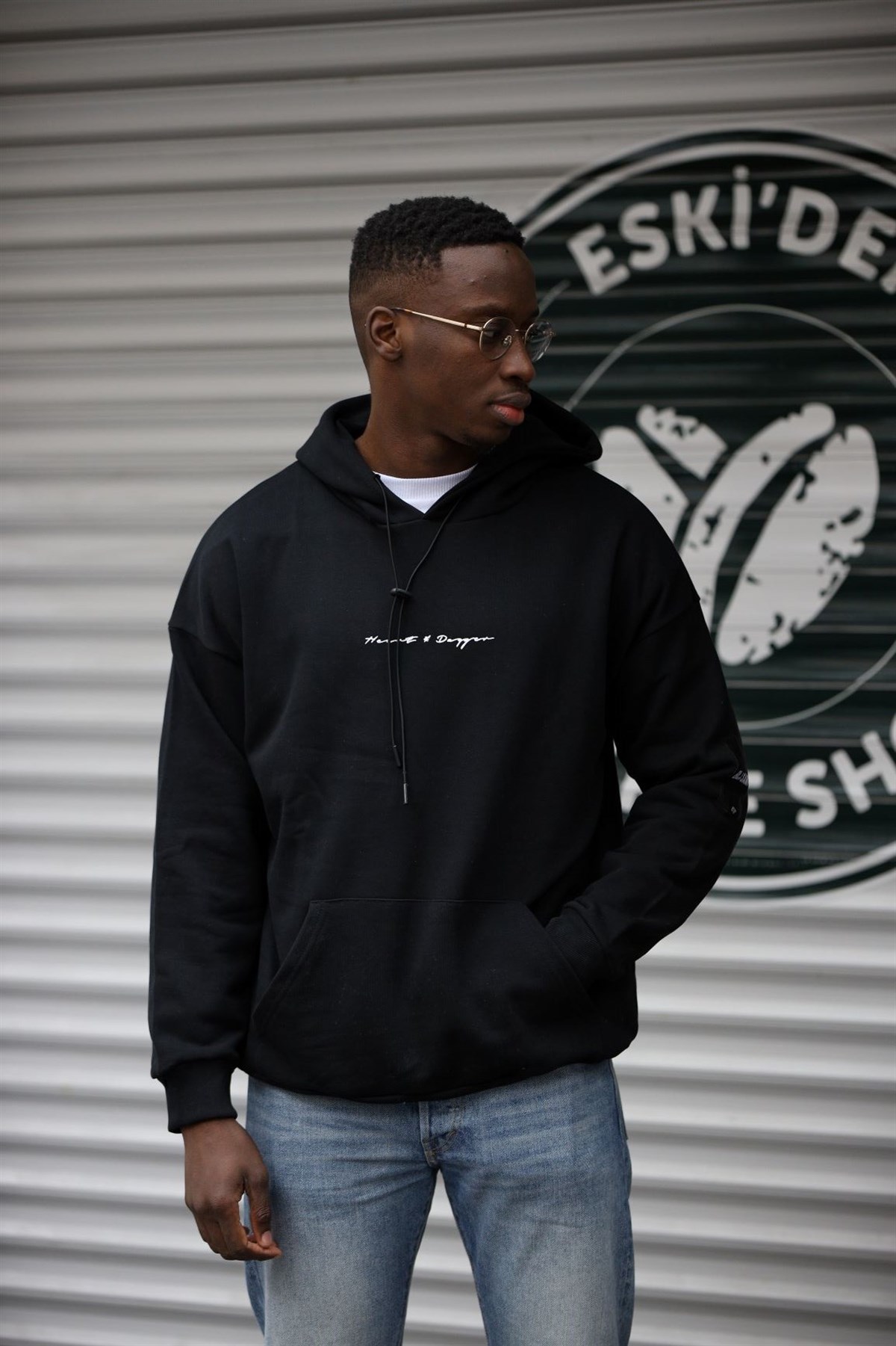 OVERSIZE BLACK SAMPLE KAPÜŞONLU SWEATSHIRT