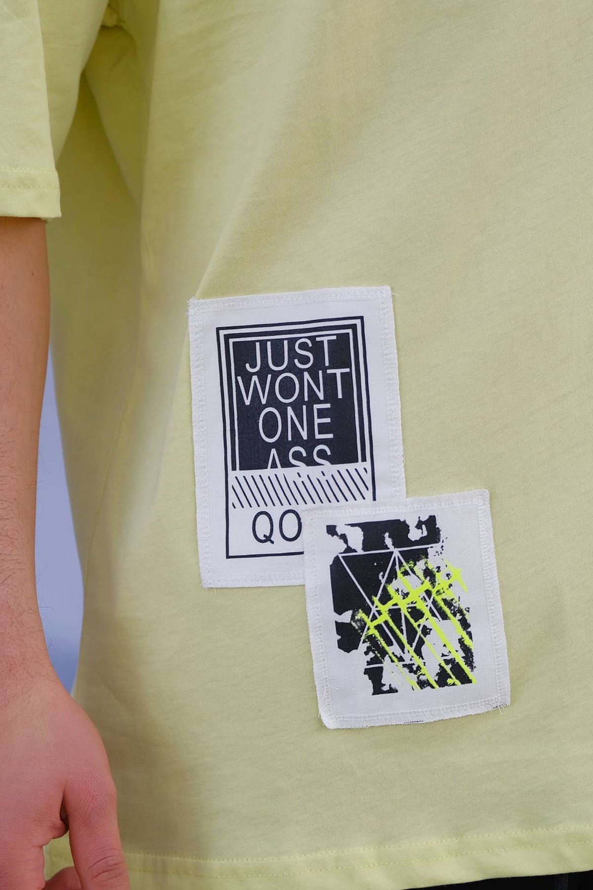 Oversize Minimalist Sarı T-Shirt