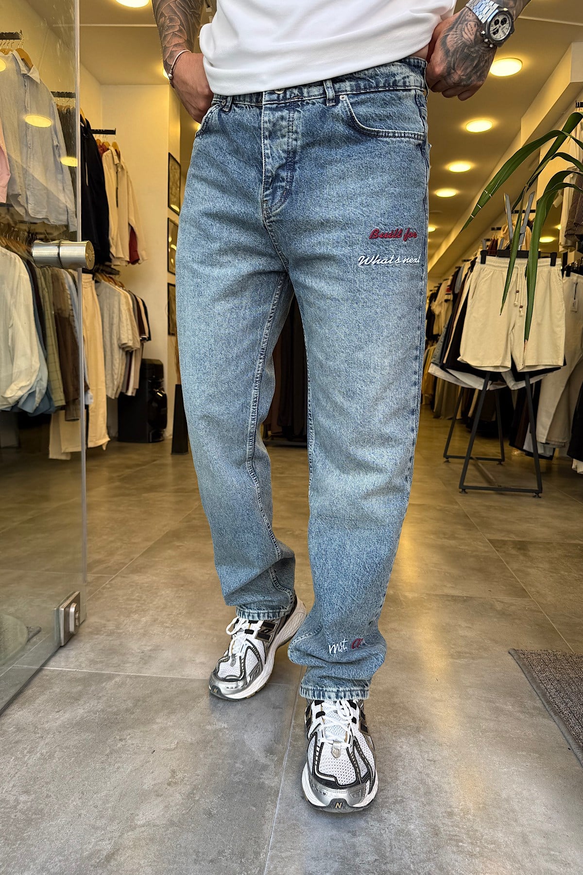 Yıkamalı Nakış Detaylı Jean