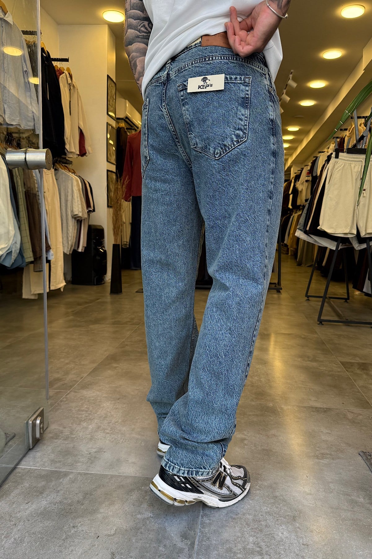 Yıkamalı Nakış Detaylı Jean