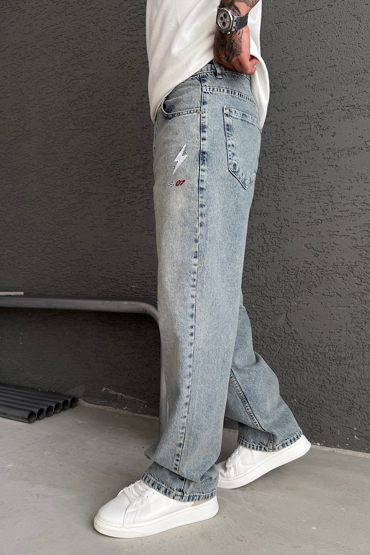 Yıkamalı Nakış Detaylı Relax Baggy Jean