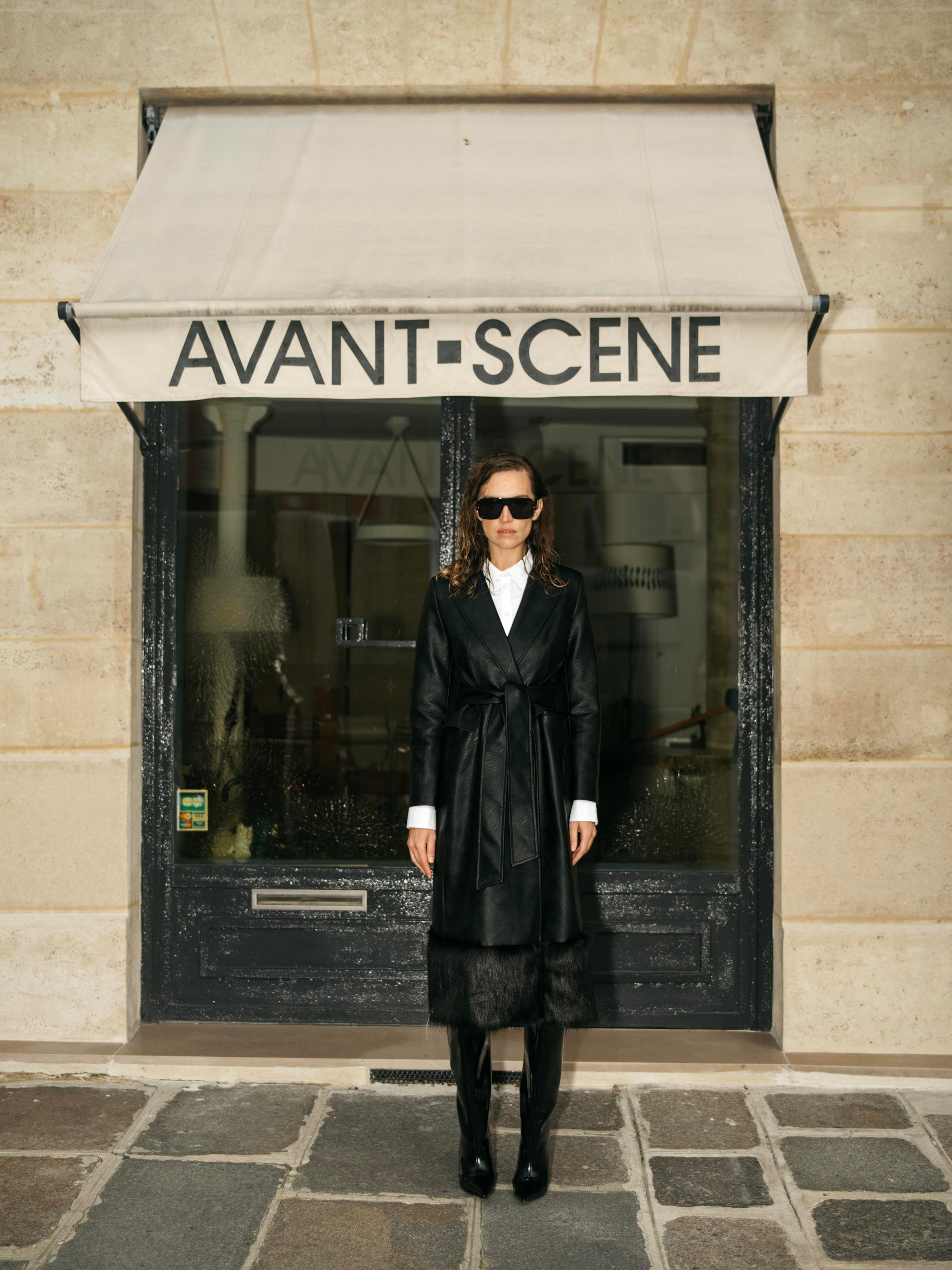 DAPHNE LEATHER COAT