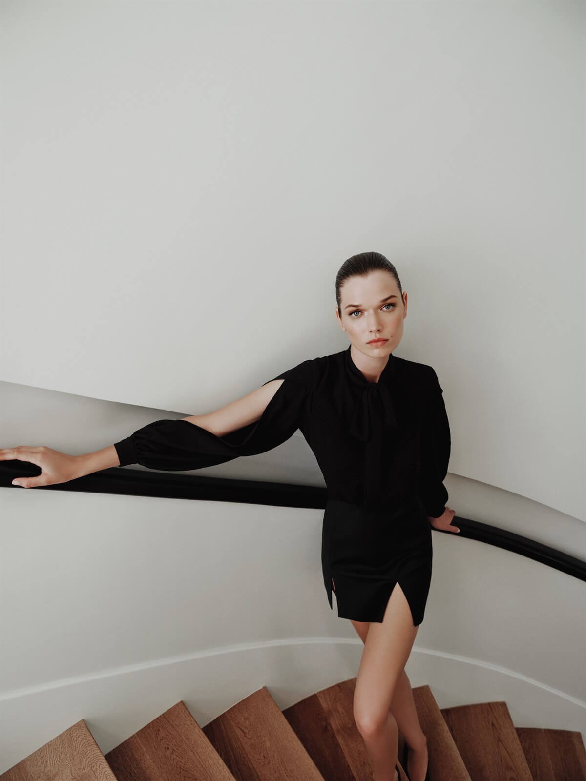 Lily Yırtmaçlı Siyah Mini Etek