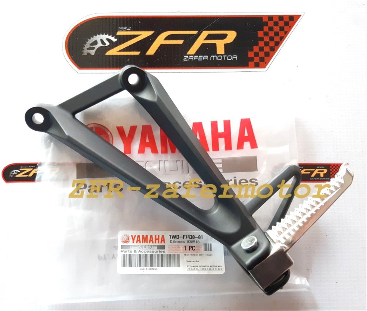 YamahaYedek ParçaYAMAHA YZF R25 MT25 ABS ARKA SOL BASAMAK KOMPLE ORJ 1WD-F7430-01