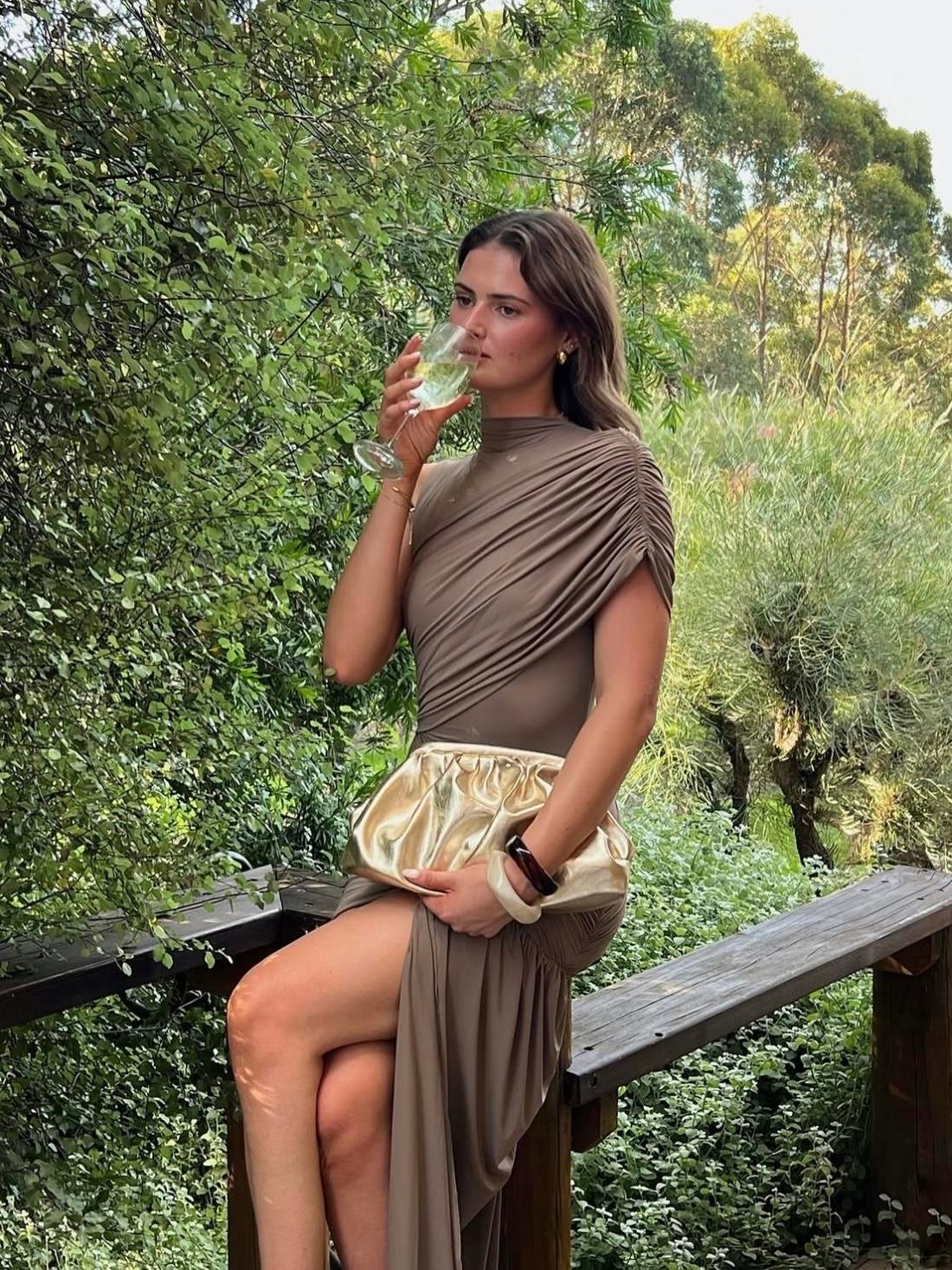 Asimetrik Drapeli Kuyruklu Elbise