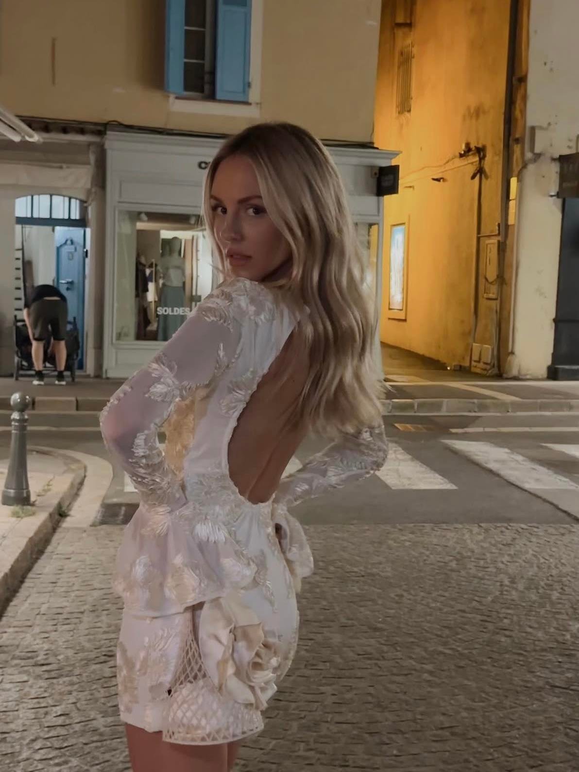 Butter Yellow Çiçek İşlemeli Mini Elbise