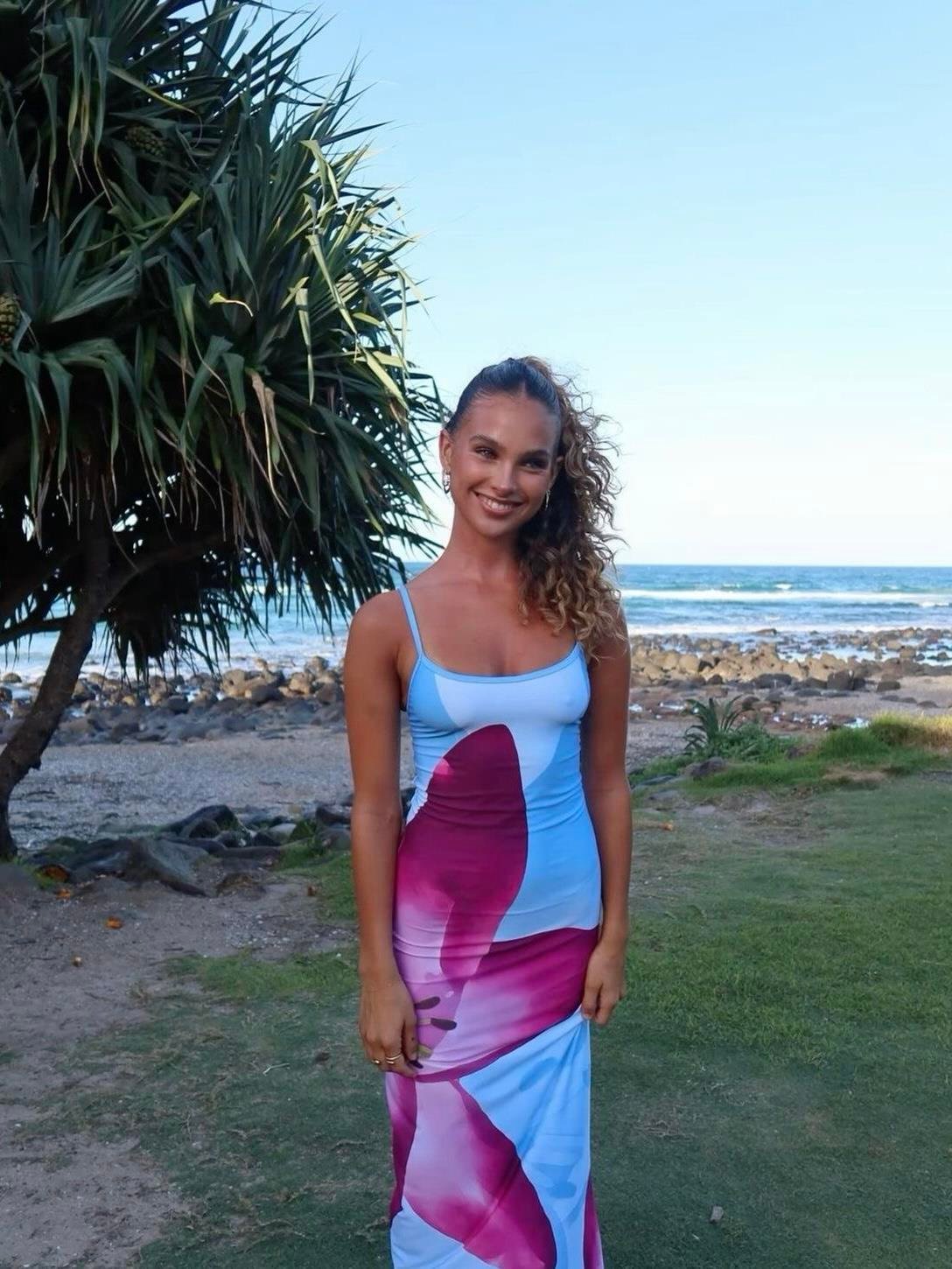 ÇİÇEK BASKILI UZUN ASKILI ELBİSE