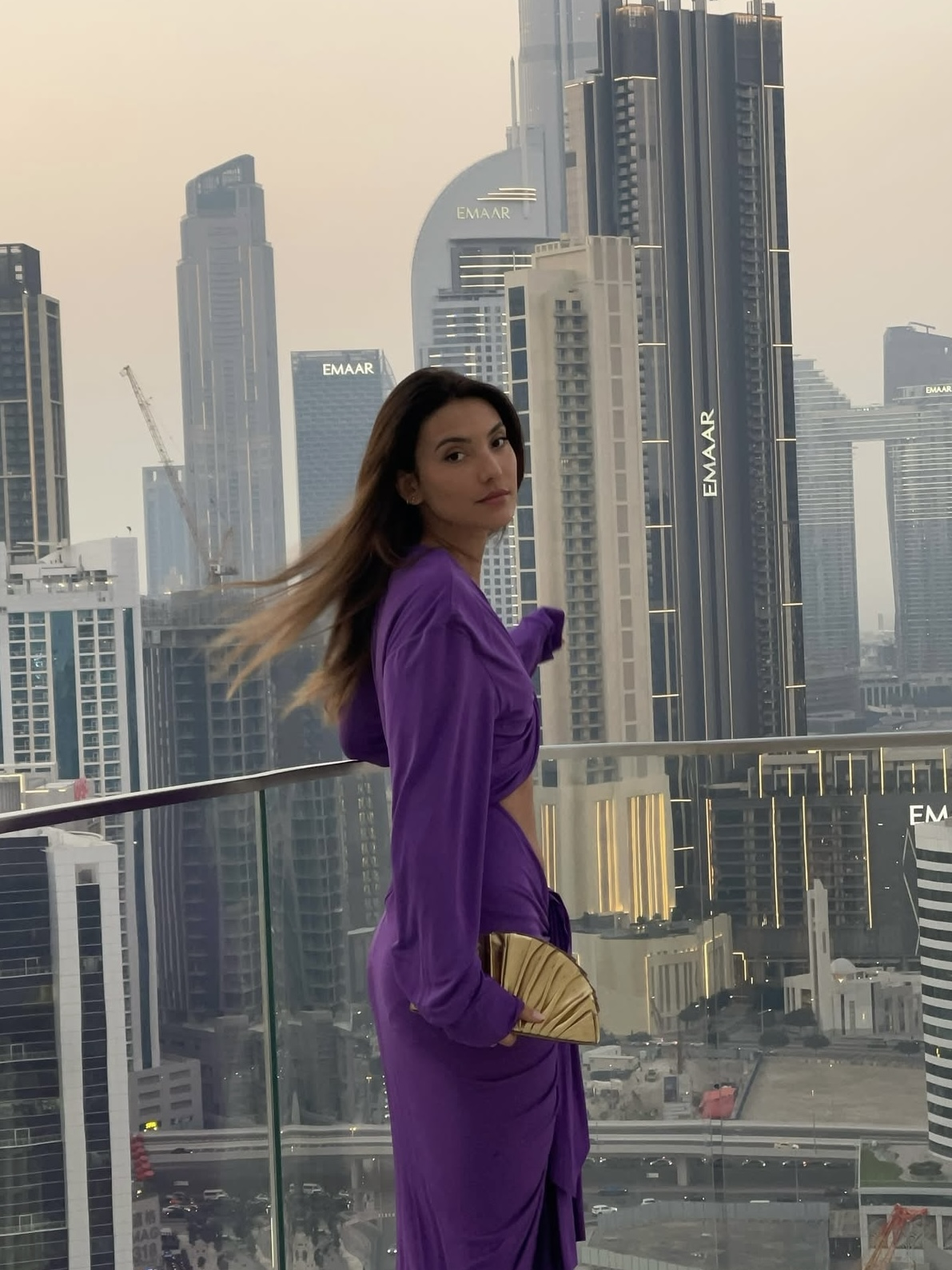 Drapeli Bel Dekolteli Mor Elbise