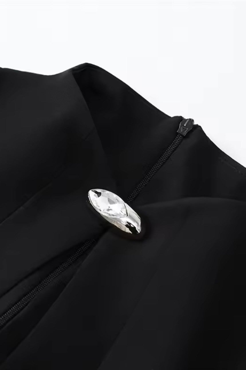 Metal Aksesuar Detaylı Cut-Out Mini Elbise