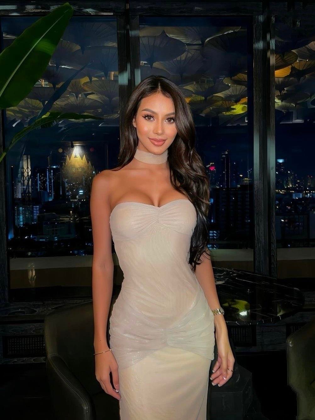 SİMLİ DRAPE DETAYLI STRAPLEZ BEJ ELBİSE