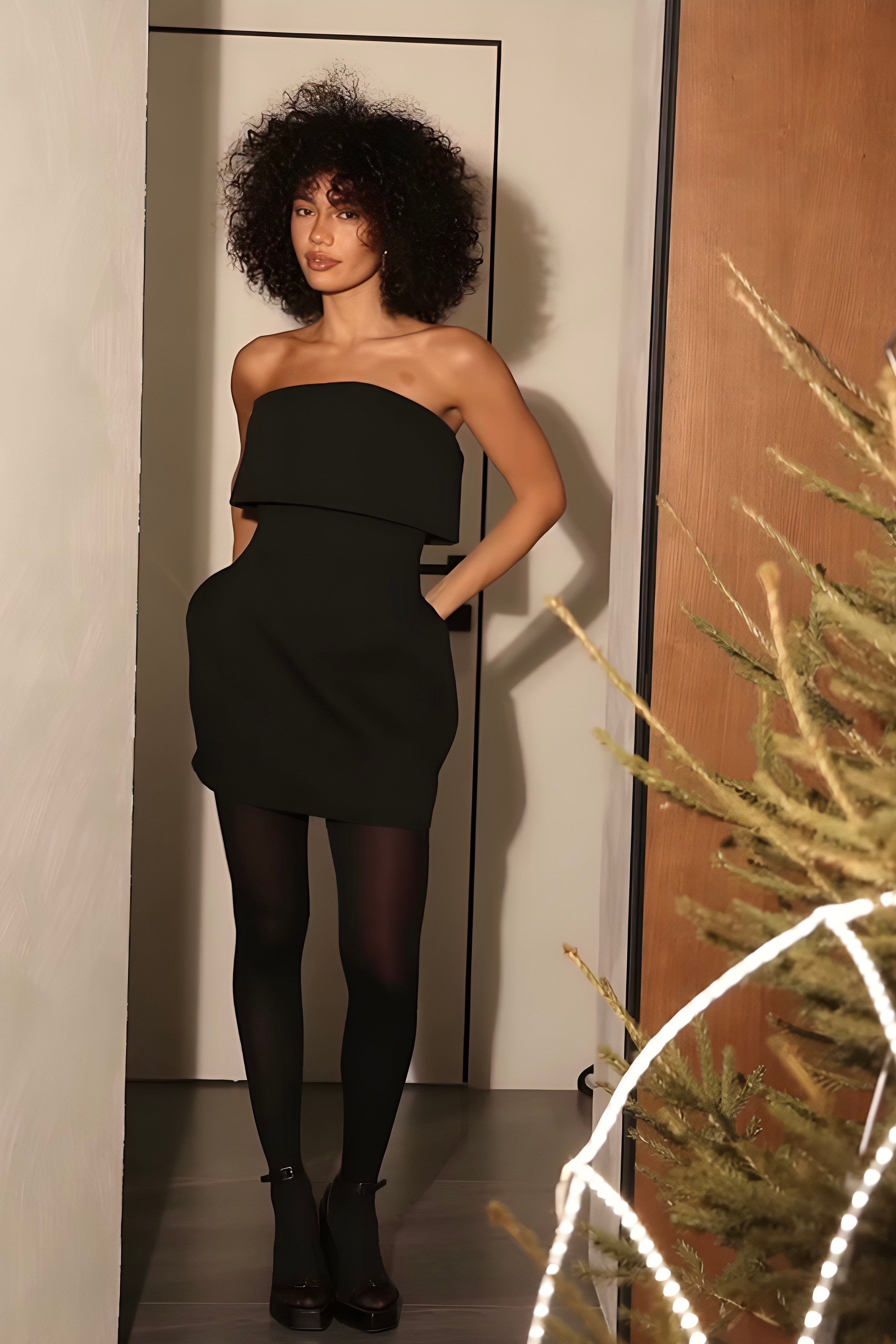 Siyah Heykel Form Mini Elbise