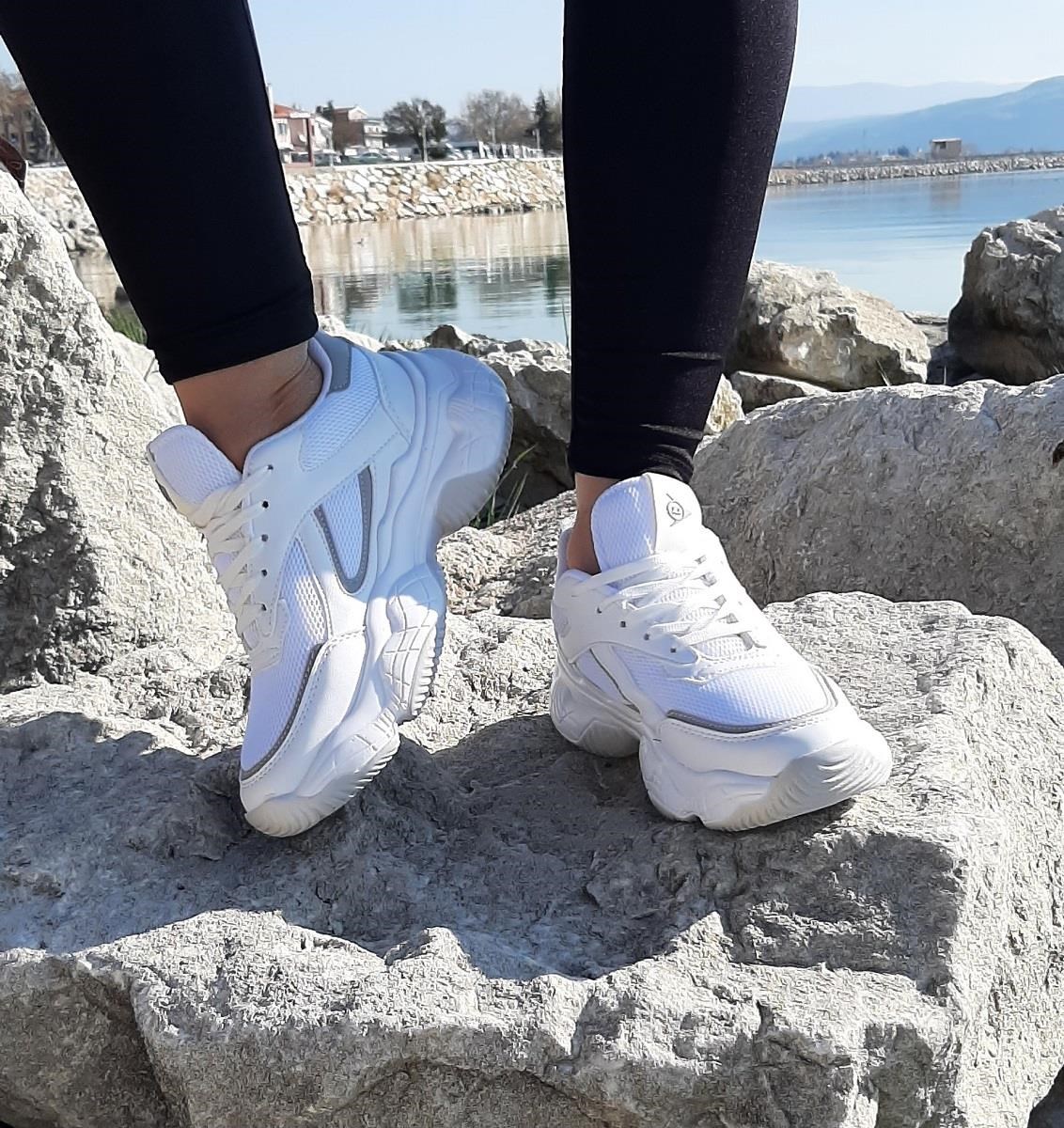 Dunlop 2323 Beyaz Fuspetli Kalın Taban Spor Ayakkabı