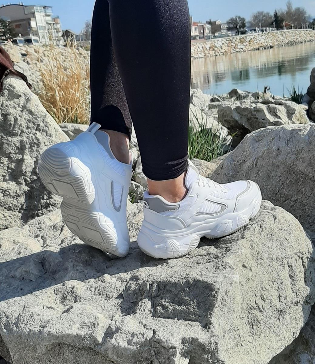 Dunlop 2323 Beyaz Fuspetli Kalın Taban Spor Ayakkabı