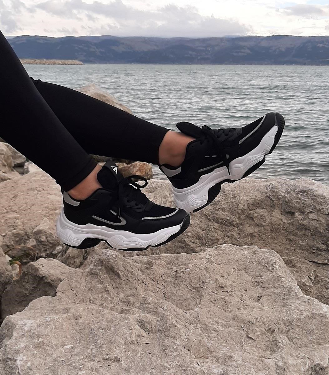 Dunlop 2323 Siyah-Beyaz Renk Fuspetli Kalın Taban Spor Ayakkabı