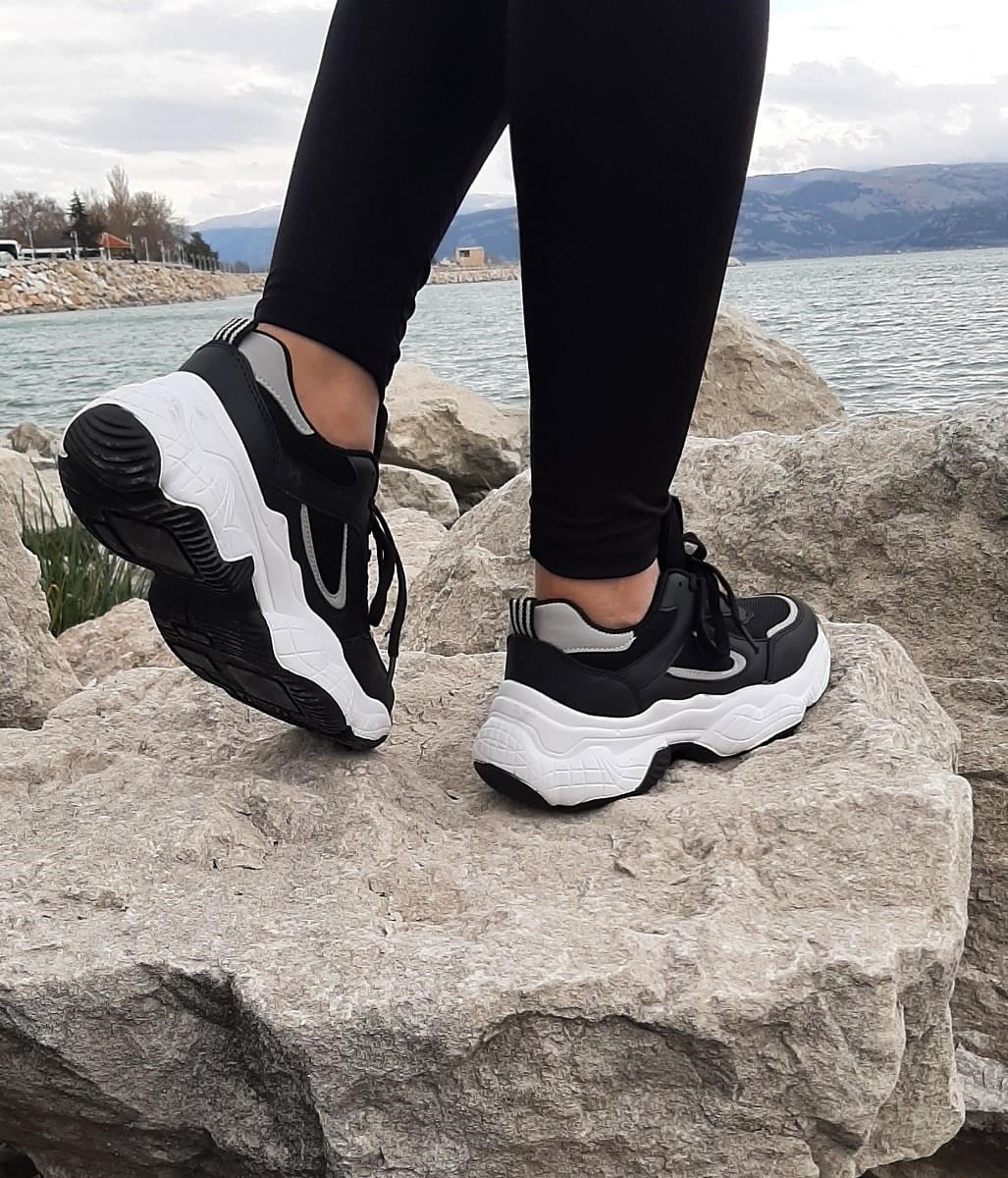 Dunlop 2323 Siyah-Beyaz Renk Fuspetli Kalın Taban Spor Ayakkabı