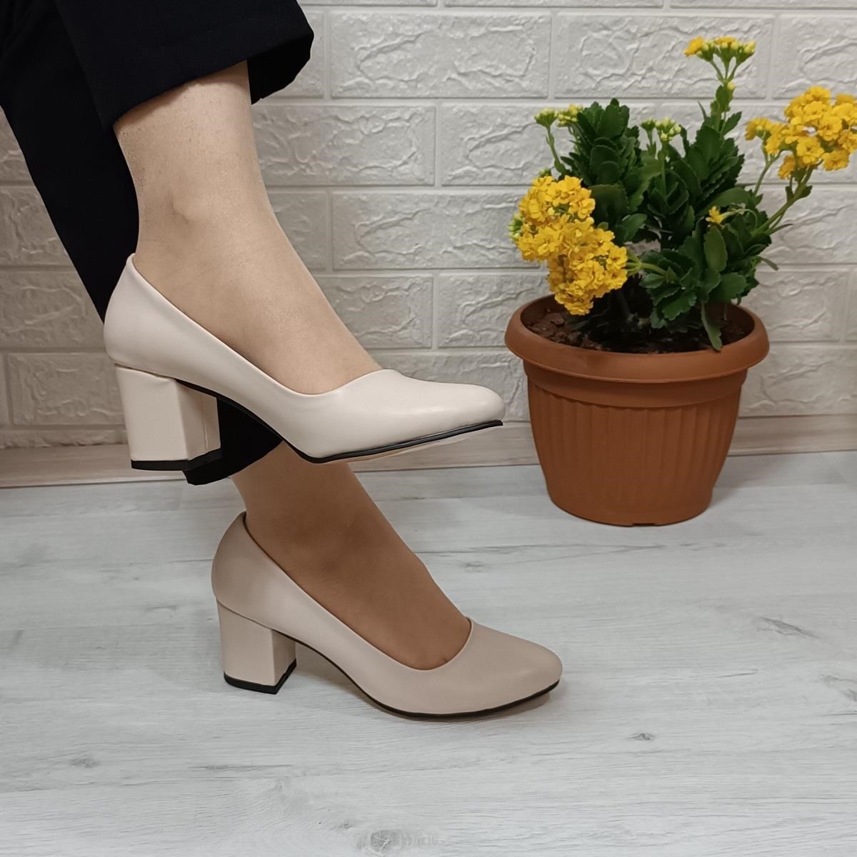 Fiyra 7028 Bej Renk 5cm Kare Topuklu Bayan Stiletto Ayakkabı