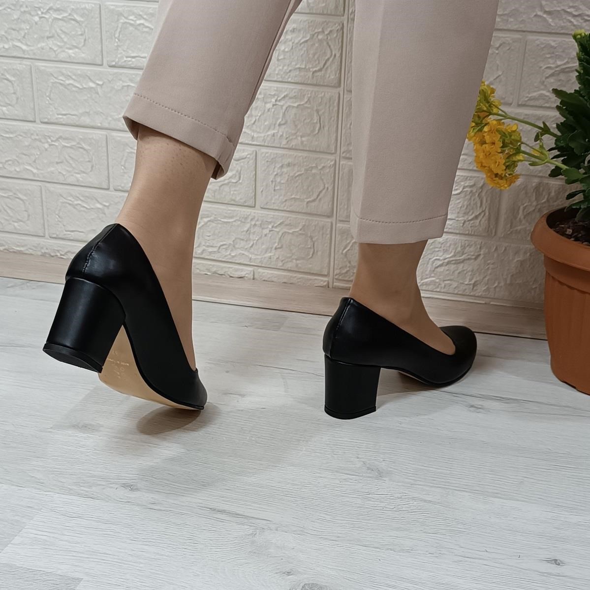 Fiyra 7028 Siyah 5cm Kare Topuklu Bayan Stiletto Ayakkabı