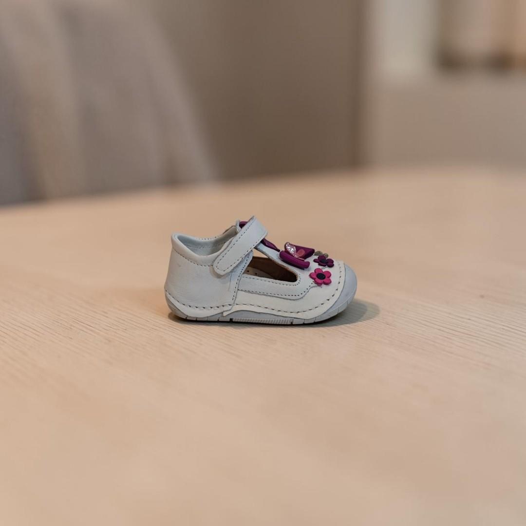Fiyra 8050 Beyaz renk hakiki deri ortapedik kız bebe ilkadım ayakkabı