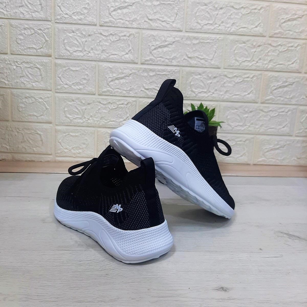 M.P 1501 Siyah-Beyaz Fuspetli Rahat ve Hafif Bayan Spor Ayakkabı