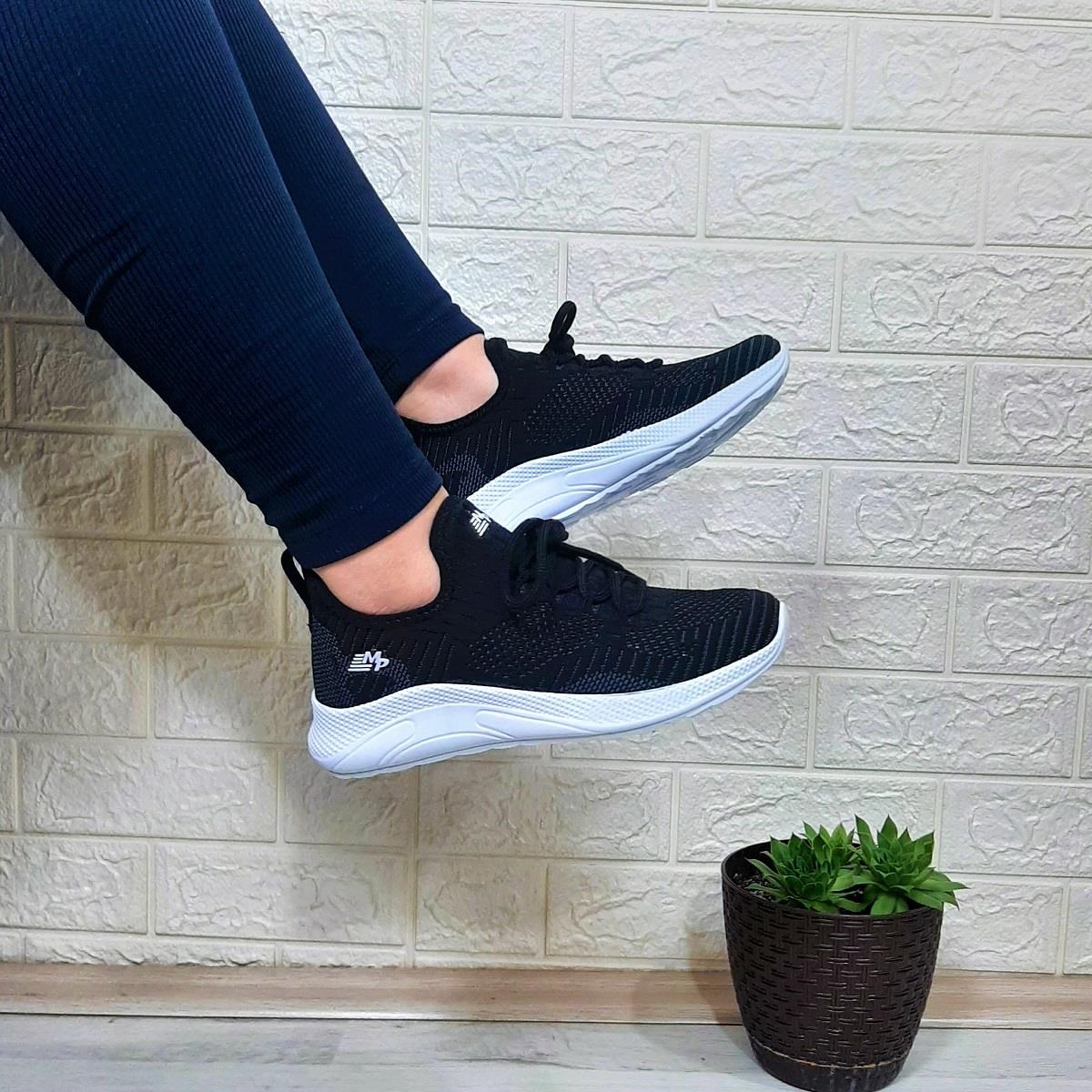 M.P 1501 Siyah-Beyaz Fuspetli Rahat ve Hafif Bayan Spor Ayakkabı