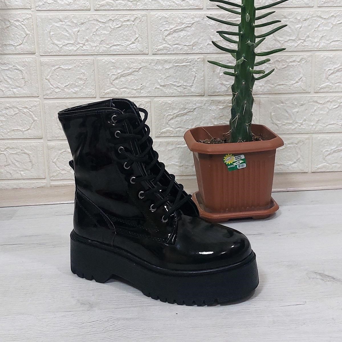 M.P 1425 Siyah Rugan 4cm Tabanlı İçi Tüylü Polar Parlak Kadın Bot
